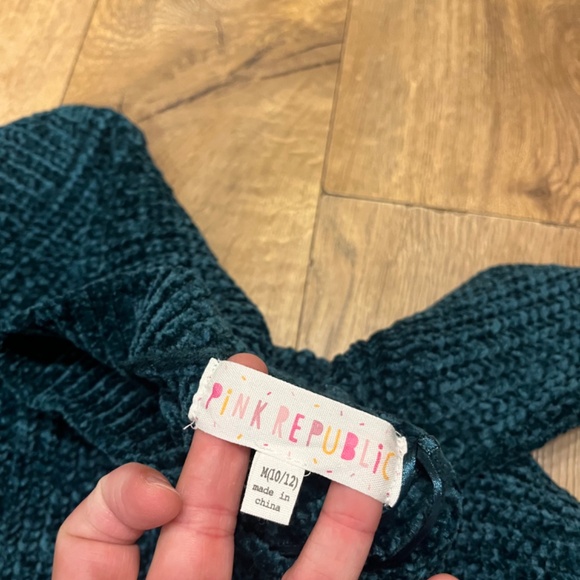 Girls chenille sweater size medium - Picture 3 of 4